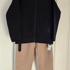 Brand new Dunnes stores boy's tech tracksuit 10-11 years