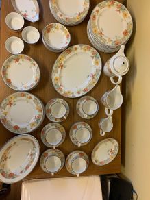 Wedgewood Trellis Flower Dinner Set