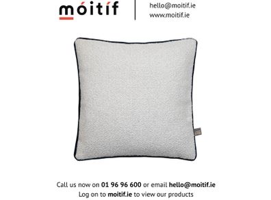 Oasis Medium Cushion - Ecru/Navy