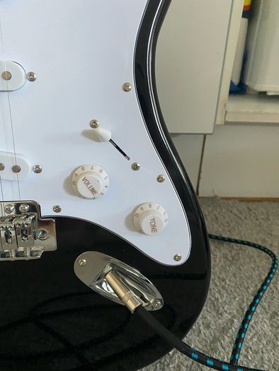 LA Electric guitar, 10w amplifier