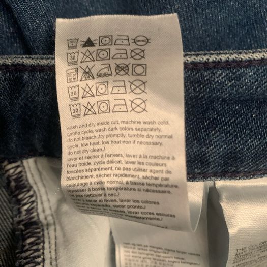 Tommy Hilfiger mini denim skirt. Size 29