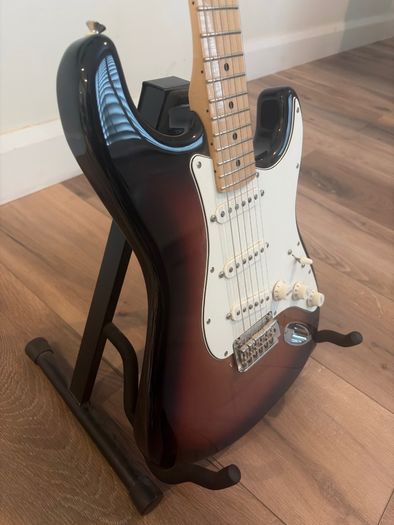 Fender Player Stratocaster, Sunburst, Excellent Condition