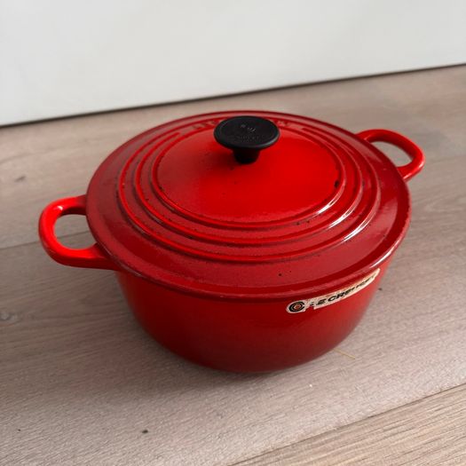 Le Creuset pot 22cm