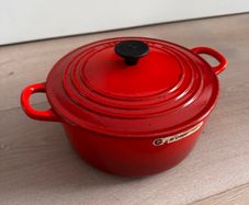 Le Creuset pot 22cm