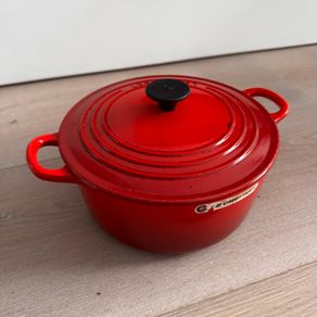 Le Creuset pot 22cm