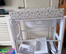 Babylo Changing Table with bath tub