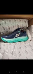 New Sketchers running