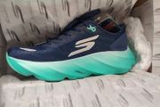 New Sketchers running