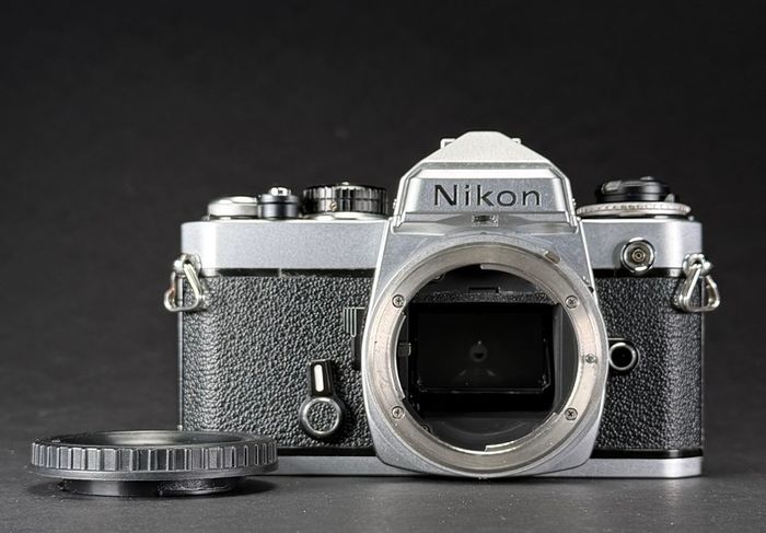 Nikon FE camera kit