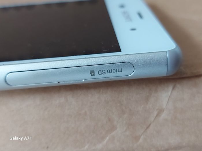 Sony Xperia,Large Screen White Mobile Phone, Pattern Locked, Excellent cosmetic condition, for parts or repair