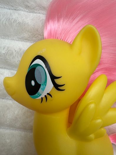 Hasbro My Little Pony Fluttershy Yellow Pink Butterfly Brushable G4 MLP 2016 Used Please see photos