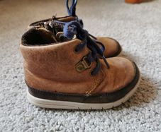 Boys Clarks shoes size UK 4G