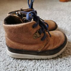 Boys Clarks shoes size UK 4G