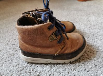 Boys Clarks shoes size UK 4G