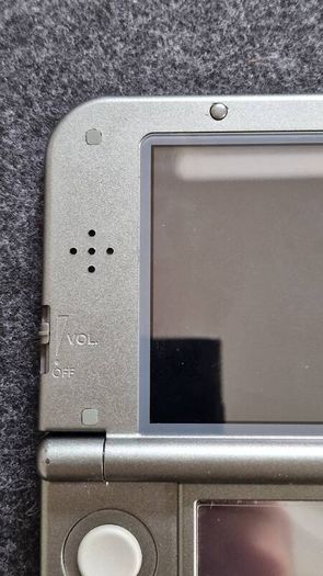 New Nintendo 3DS XL Metallic Grey 16GB Excellent Screens