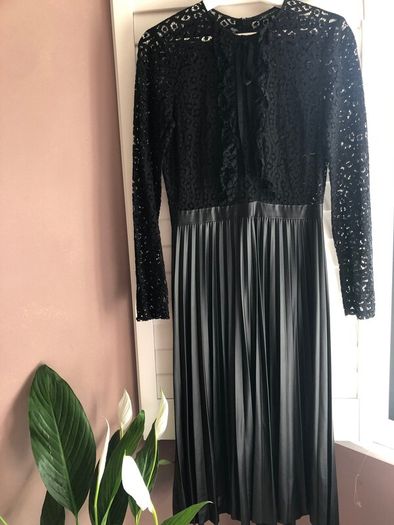 Zara Black Lace & Pleated Midi Dress - Size 8