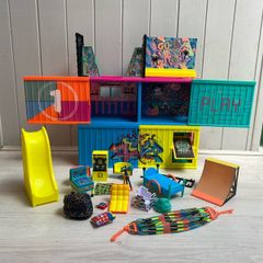LOL Clubhouse & Accessories