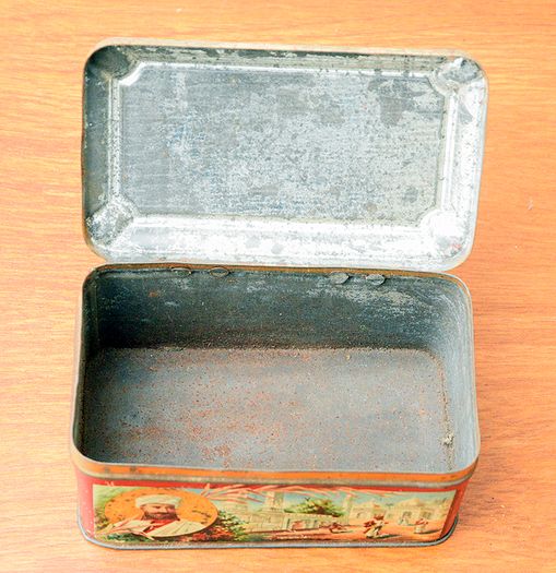 Vintage Tin Tea Box 'Arabian / Turkish Scene'