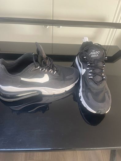 womans runners Nike react