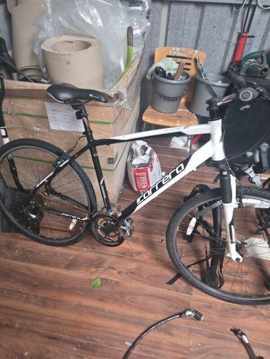 Carrera hybrid bike with lock