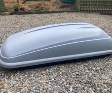 Roof box