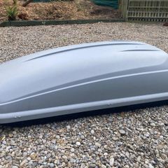 Roof box