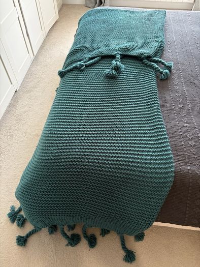 Large knitted throw