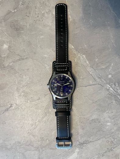 Invicta Men Watch Blue Dial Boxed Pristine Condition