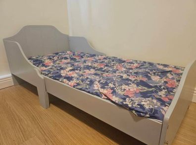 Small bed for babies/ kids