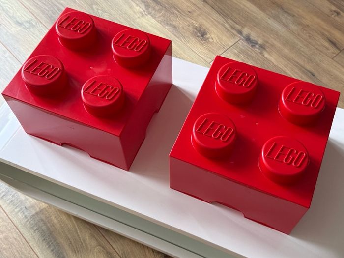 Red LEGO 4-Stud Storage Bricks Stackable Lift-Off Lid (Pair)