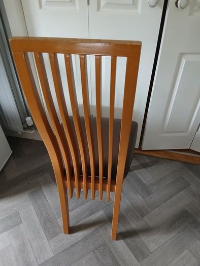 Kitchen table & 6 chairs