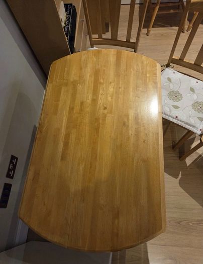 Extendable Dinning Table with Chairs