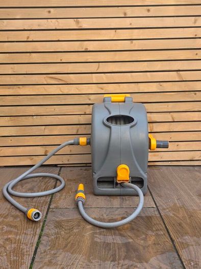 Hozelock Compact Hose Reel 2415 with Hose, Fittings & Wall Brackets