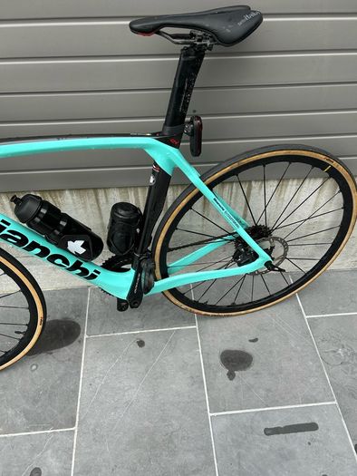 Bianchi Oltre XR3 Road Bike