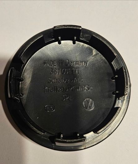 Skoda Wheel Centre Caps 65mm Center Wheel hubcaps (4 caps for 15euro)