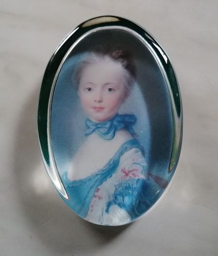 Oval Paperweight