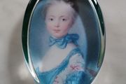 Oval Paperweight