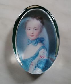 Oval Paperweight