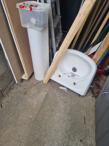 sink /pedastal, bag of bonding