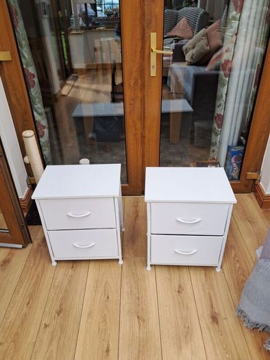 Bedside lockers