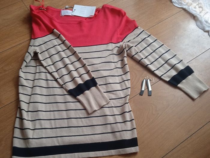 Strip knit jumper