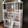 KidKraft wooden dollhouse Image 2