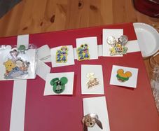 Disney pins bumdle