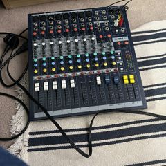 Soundcraft EPM8 audio mixer