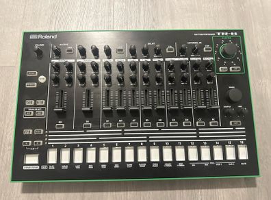 Roland TR-8