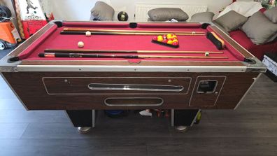 Pool table