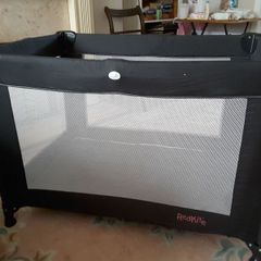 travel cot