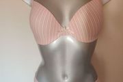 BNWT No secret lingerie set bra and thongs size M cup UK36D EU80D Postage included