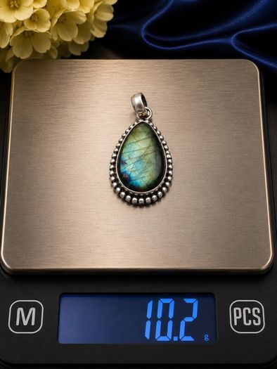 Vintage 925 Sterling Silver Labradorite Pendant