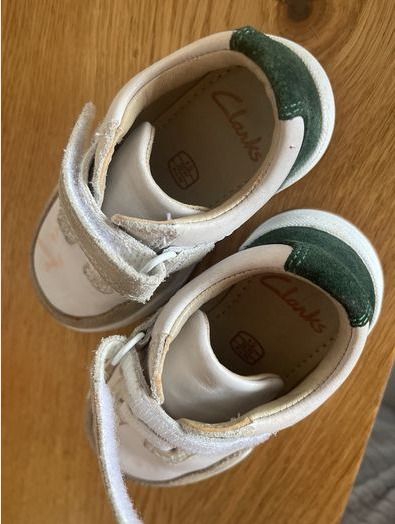Clarks fawn hero toddler shoes size 4G